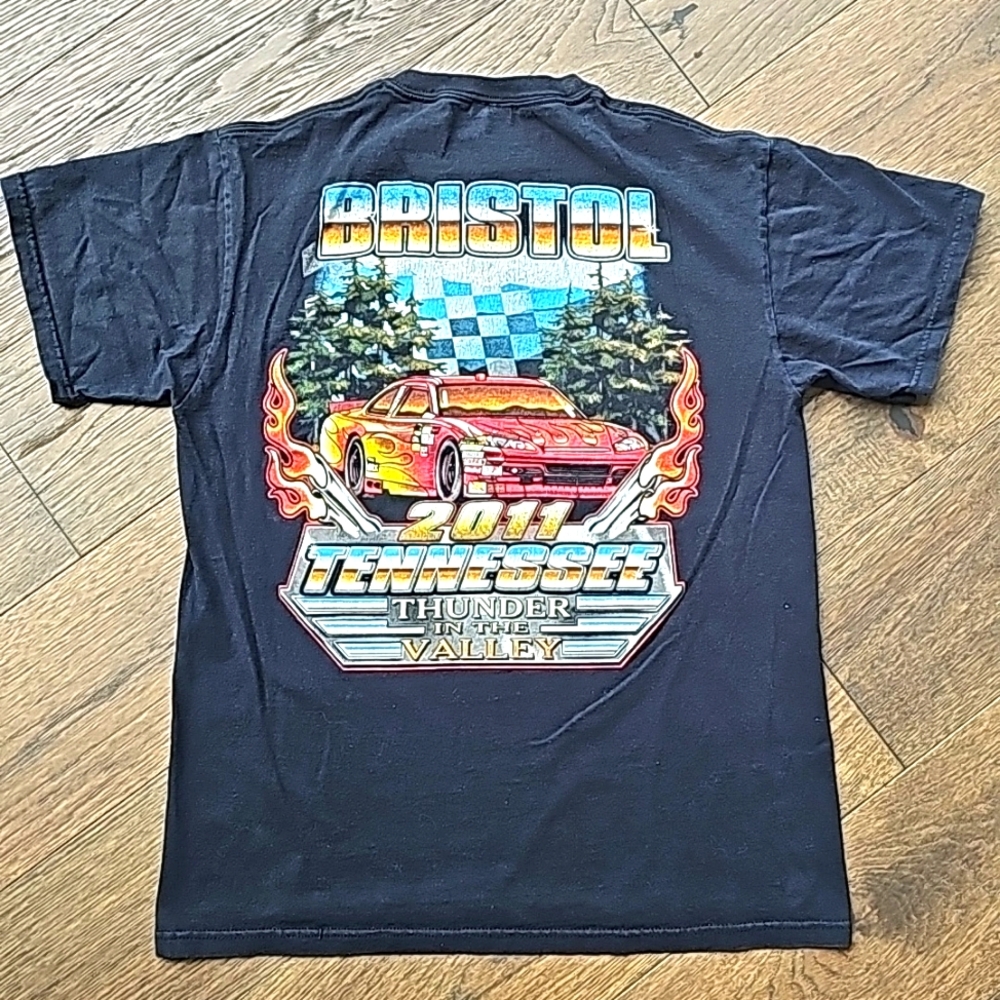 NASCAR 2011 BRISTOL TEE SIZE MEDIUM